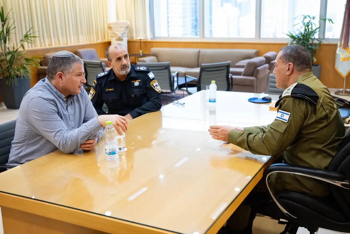 Réunion sécuritaire entre l'armée israélienne, la police et le Shin Bet