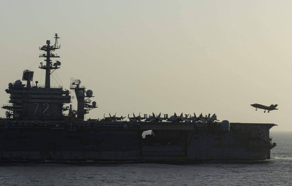 USS Abraham Lincoln (CVN 72) en mer d'Arabie