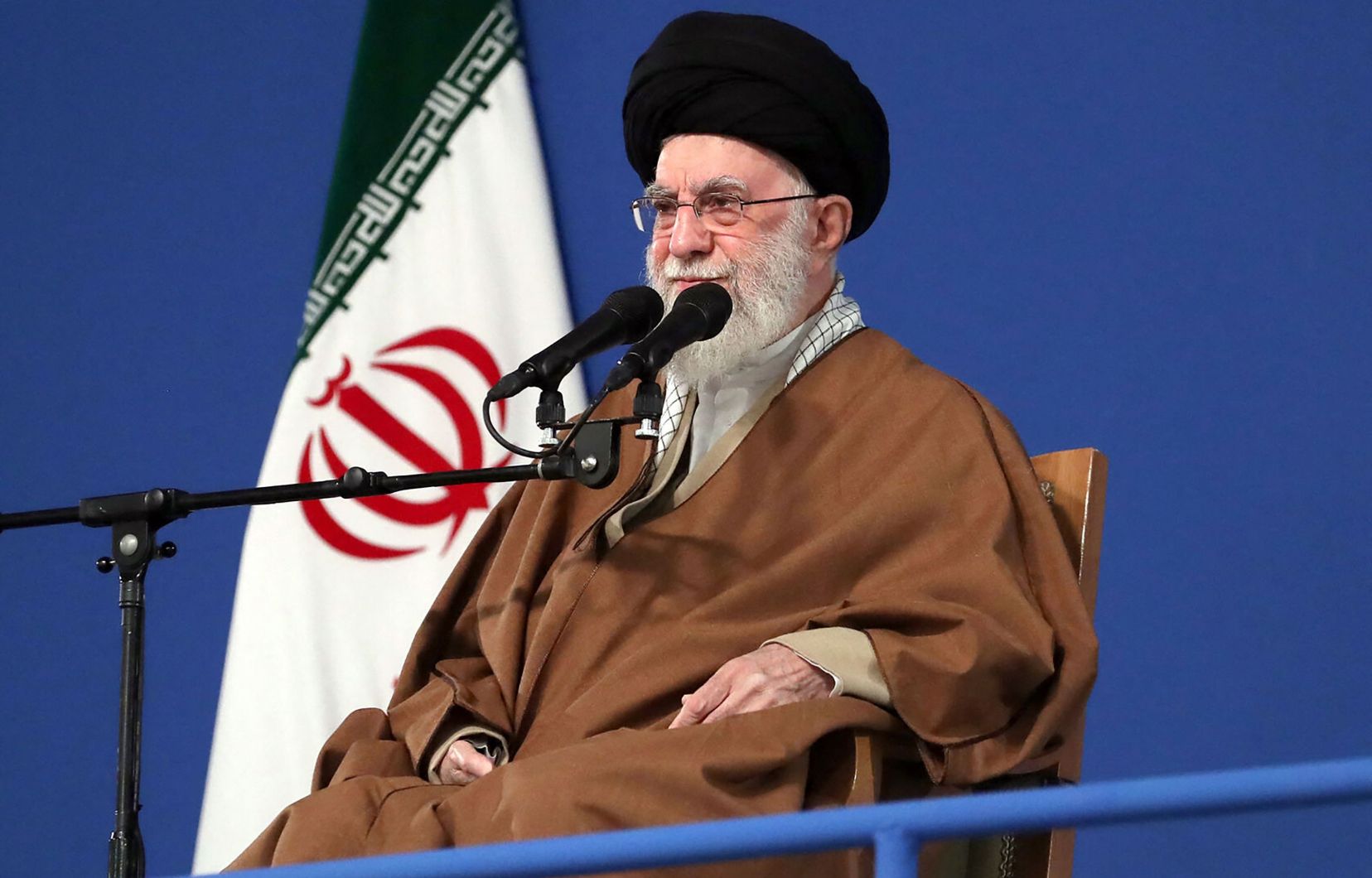 Khamenei lors de son avertissement