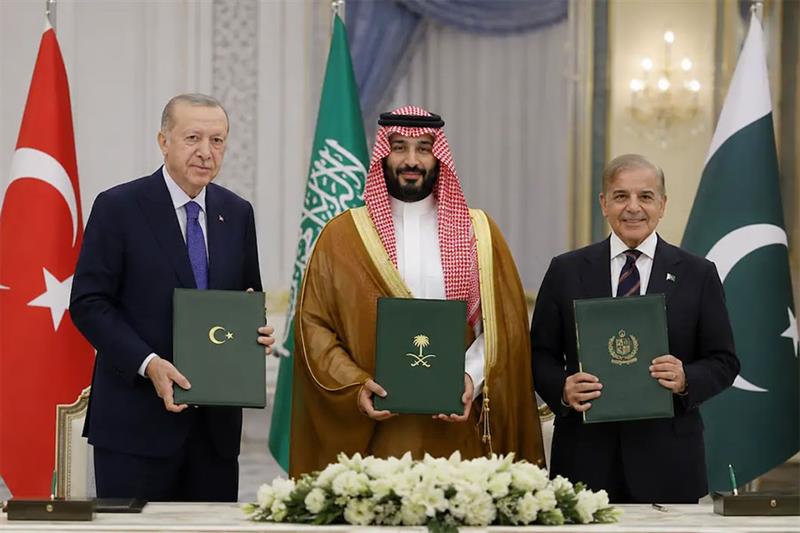 Signature de l'accord de La Mecque entre l'Arabie Saoudite, le Pakistan et la Turquie