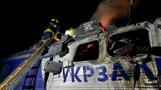 Image d'illustration des locomotives ukrainiennes endommagées par les frappes russes